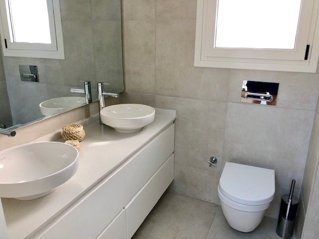 Bad nede Galleribilde