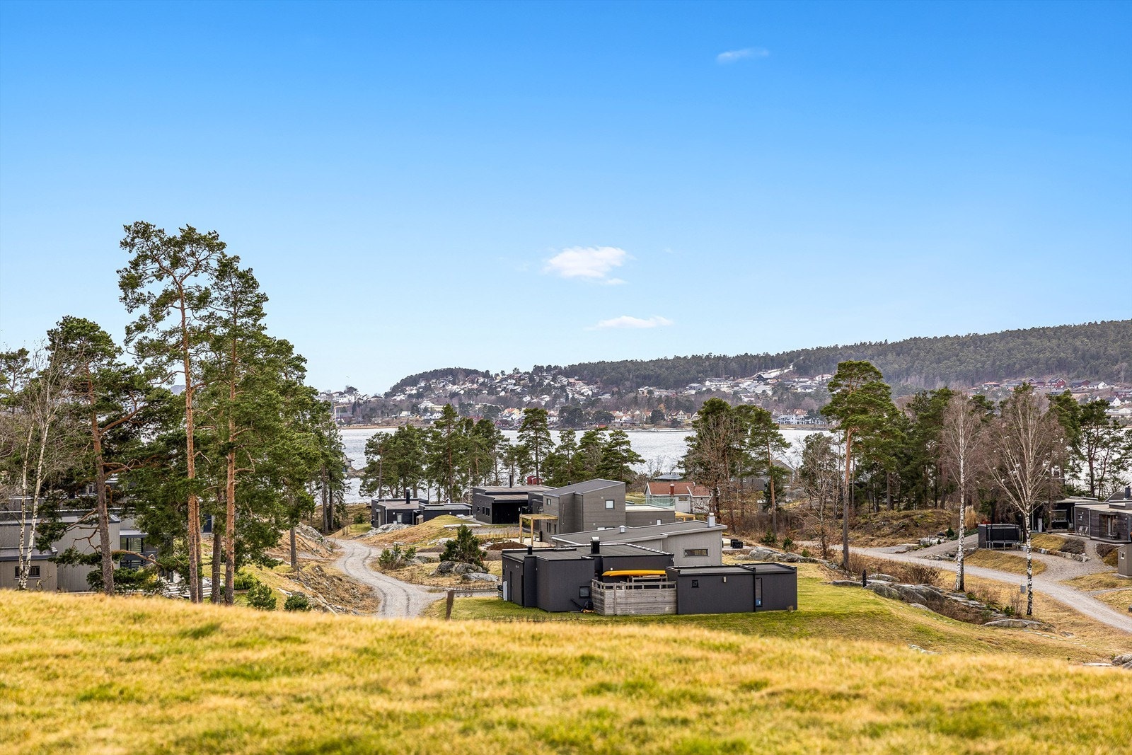 ET FANTASTISK SKUE UT MOT skjærgården og Langesund. Galleribilde