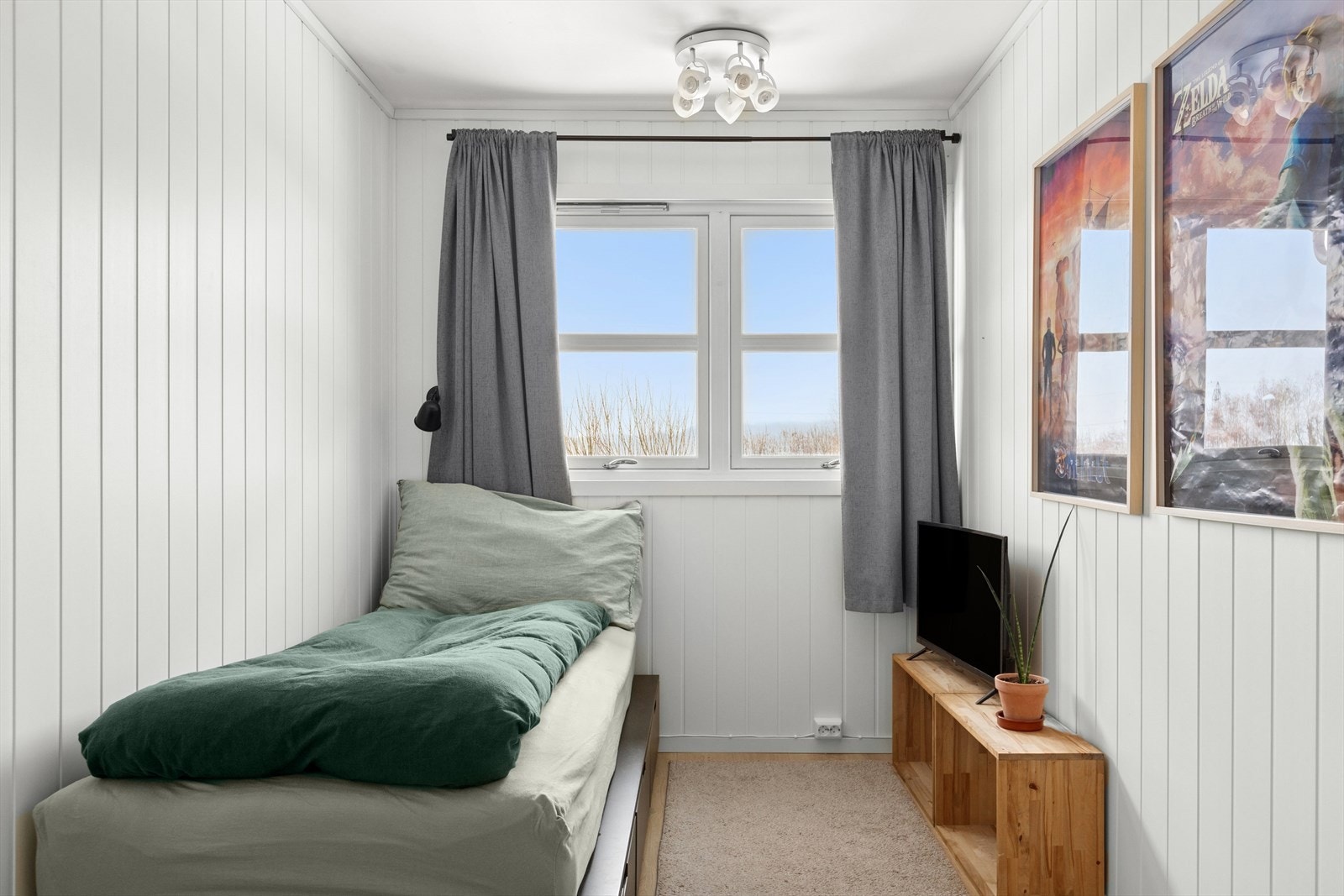 Soverom nummer to måler 9 m² og fungerer utmerket som et barnerom. Galleribilde