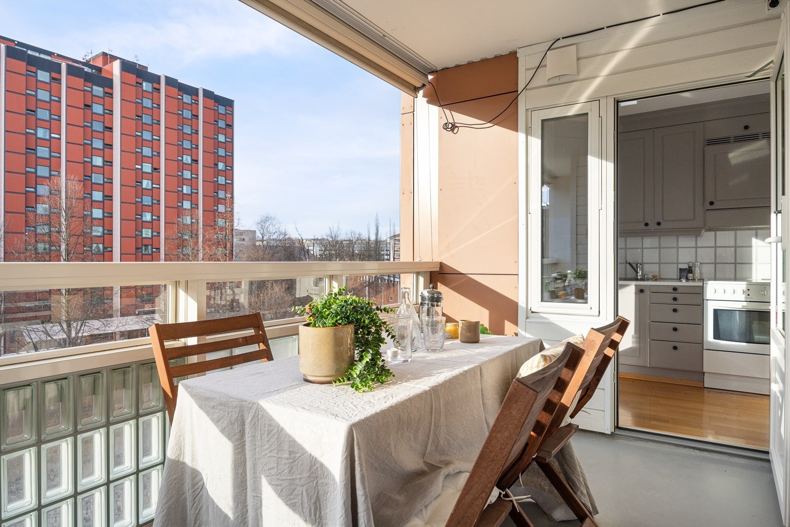 Mellom 2023 og 2025 har borettslagets bygningsmasse gjennomgått rehabilitering, inkludert utskifting av vinduer, oppgradering av fasaden og etterisolering. Arbeidet er nå fullført. Galleribilde