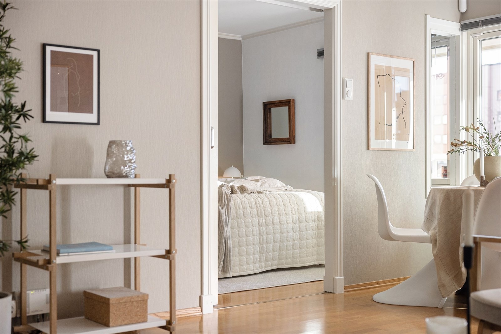 Soverommet er adskilt fra stuen med skyvedør. Galleribilde