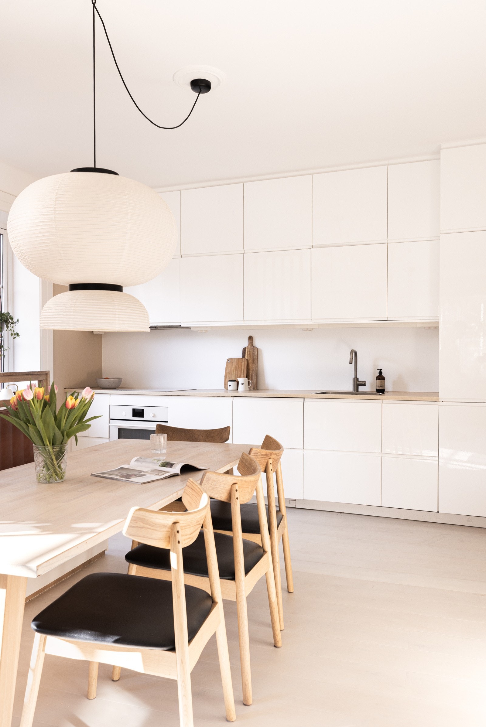 Det lekre kjøkkenet er levert av Ikea og ble montert i 2018. Galleribilde