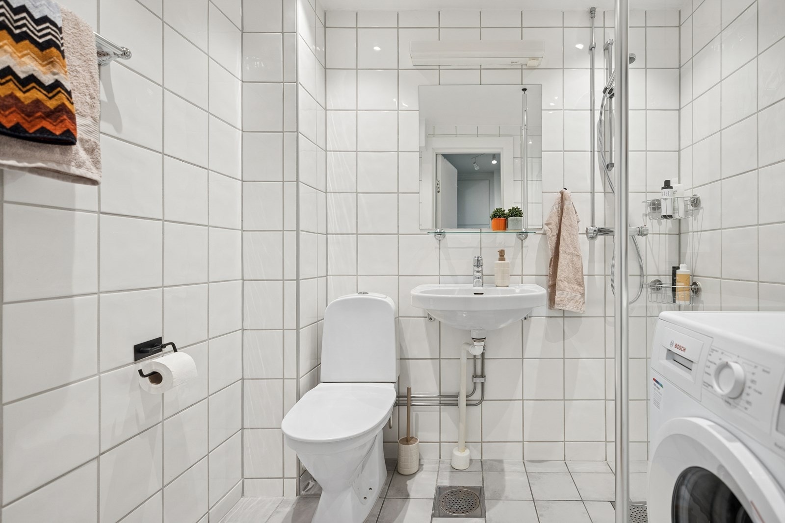 Badet er rehabilitert i regi av borettslaget i tidsperioden 2005-2007, i følge årsberetningen. Galleribilde