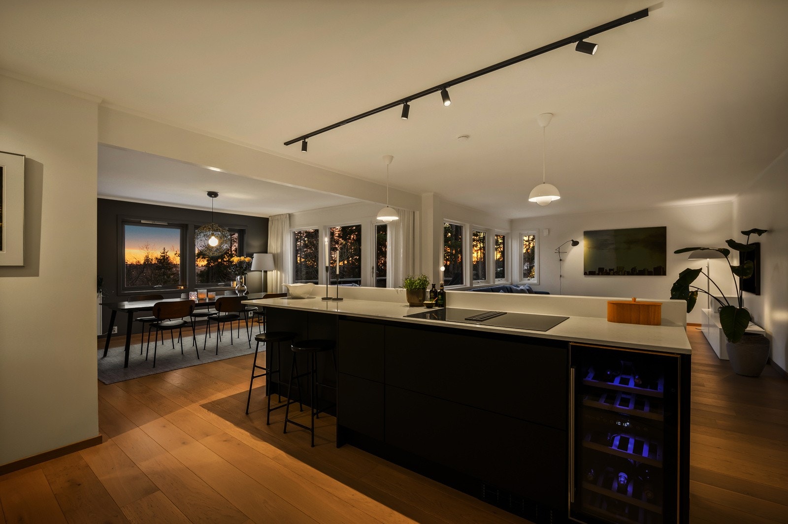 Kjøkken kveld. Galleribilde