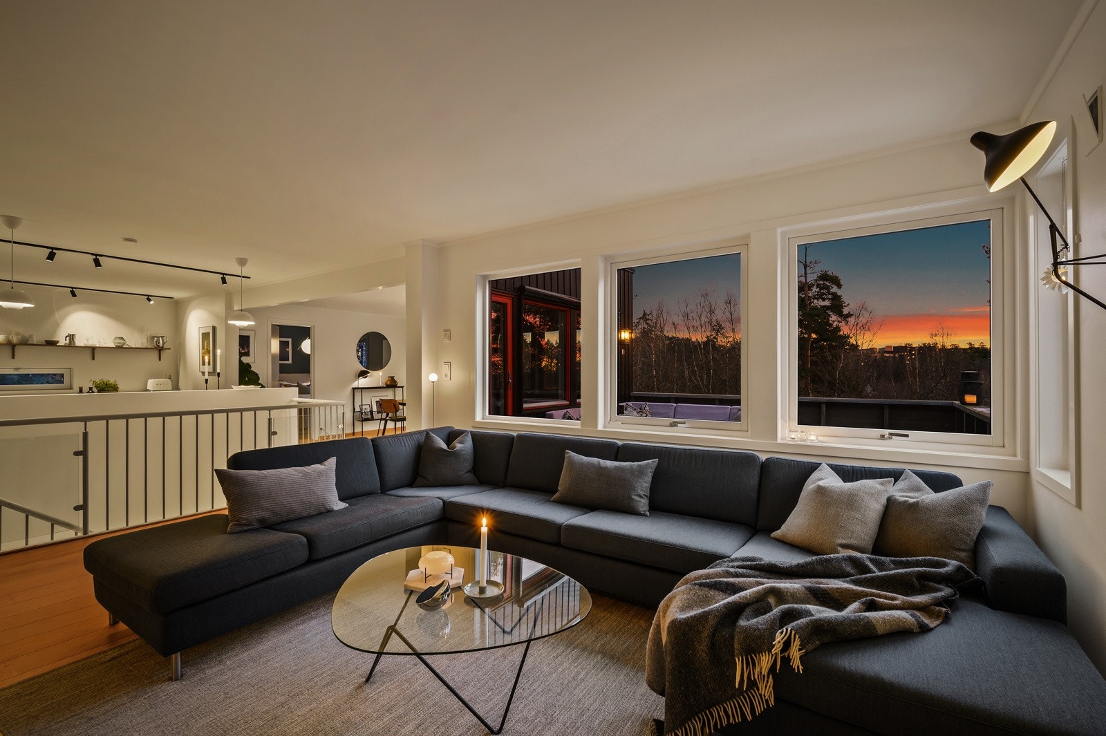 Stue kveld. Galleribilde