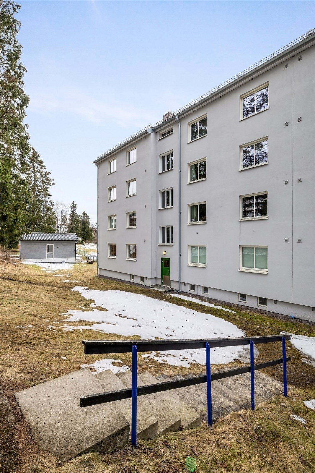 Leiligheten ligger i Skauen borettslag som er et meget populært borettslag på Tonsenhagen Galleribilde