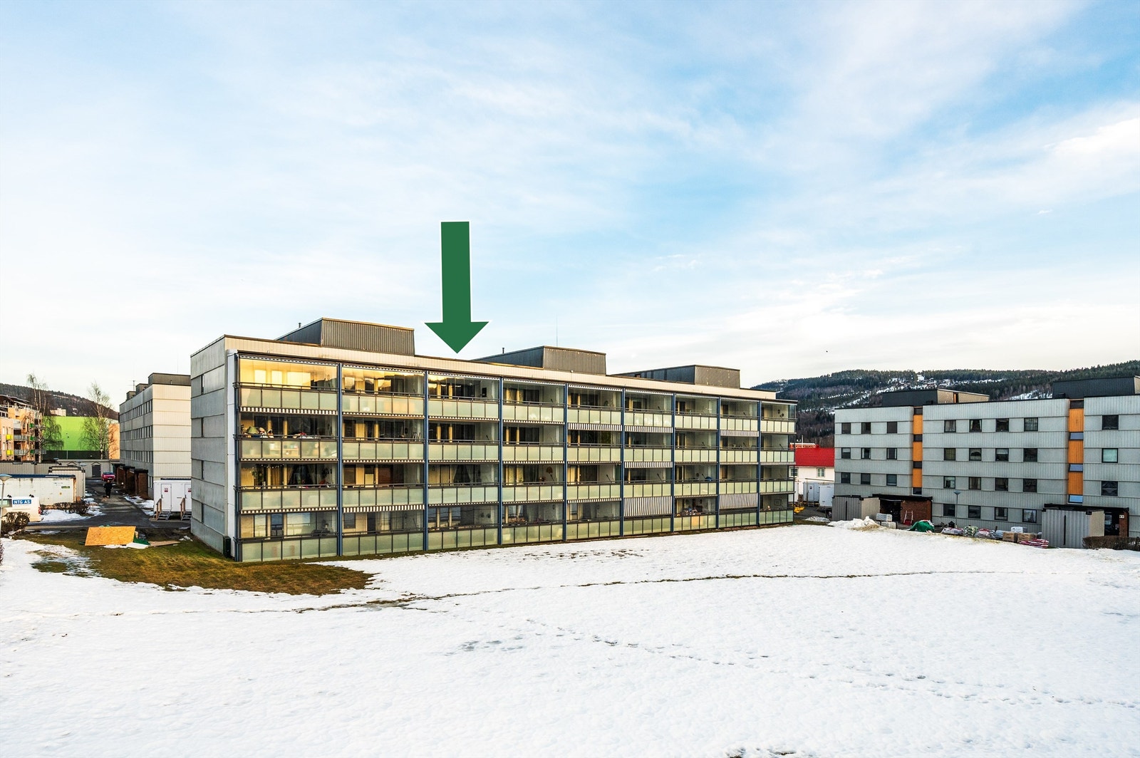 Pen og gjennomgående 3-roms leilighet beliggende i øverste etasje (4. etasje) Galleribilde