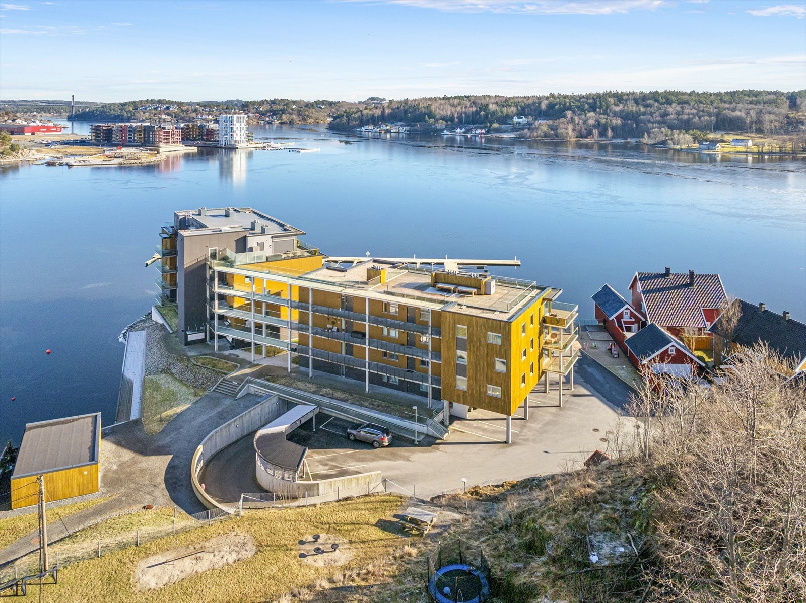 Stor felles takterrasse på nabobygg Galleribilde
