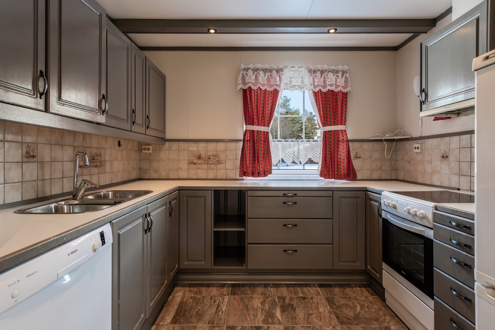 Kjøkkenet har alt man trenger for å trylle frem de lekreste måltider Galleribilde