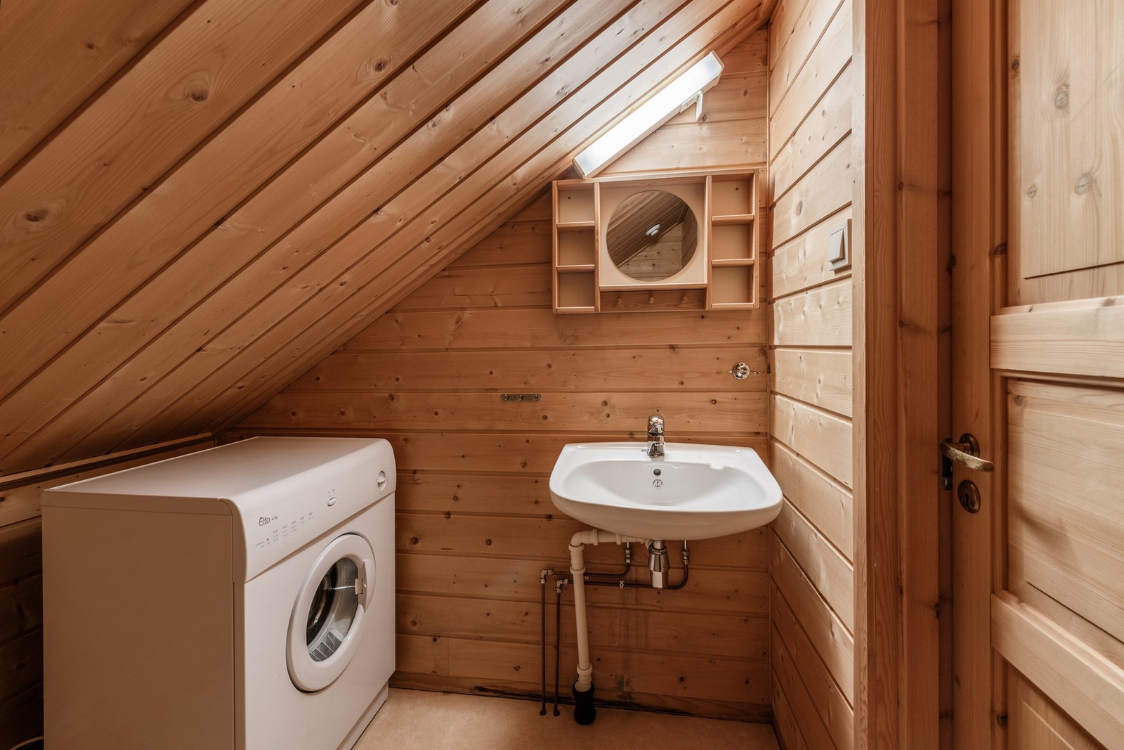 WC med opplegg for vaskemaskin Galleribilde