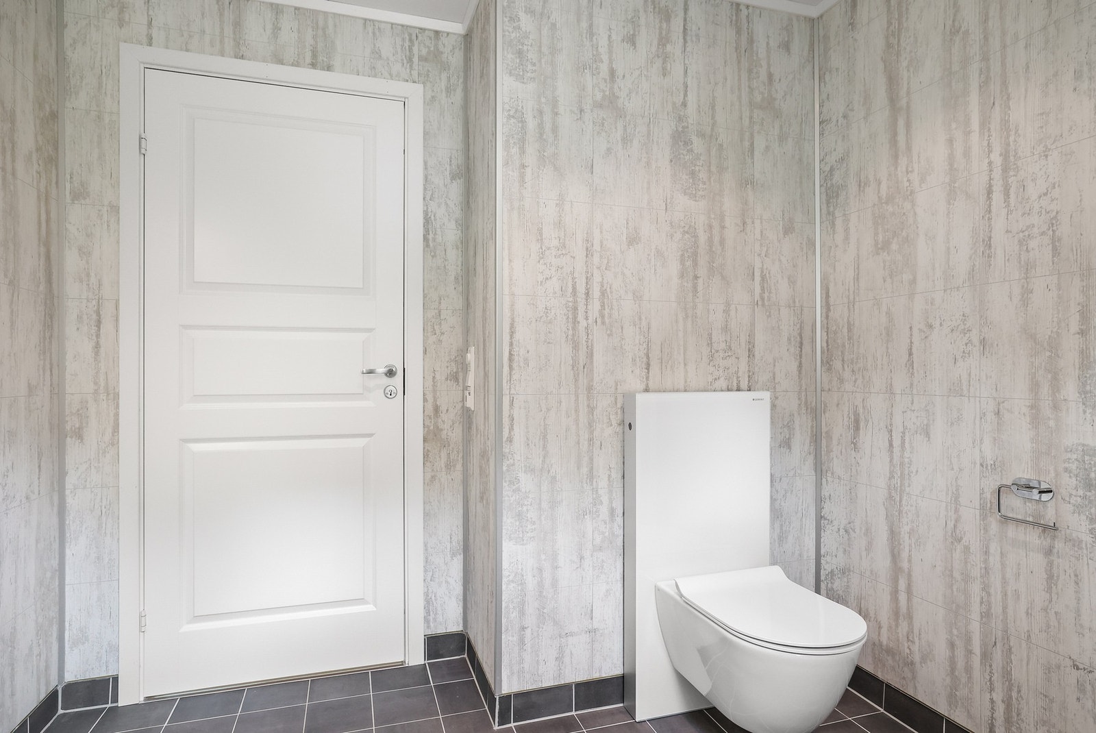 Badet har balansert ventilasjon med justerbar sensor. Galleribilde