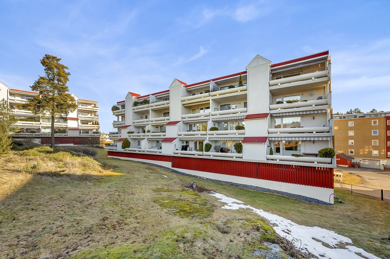 Fasade - terrasser. Galleribilde