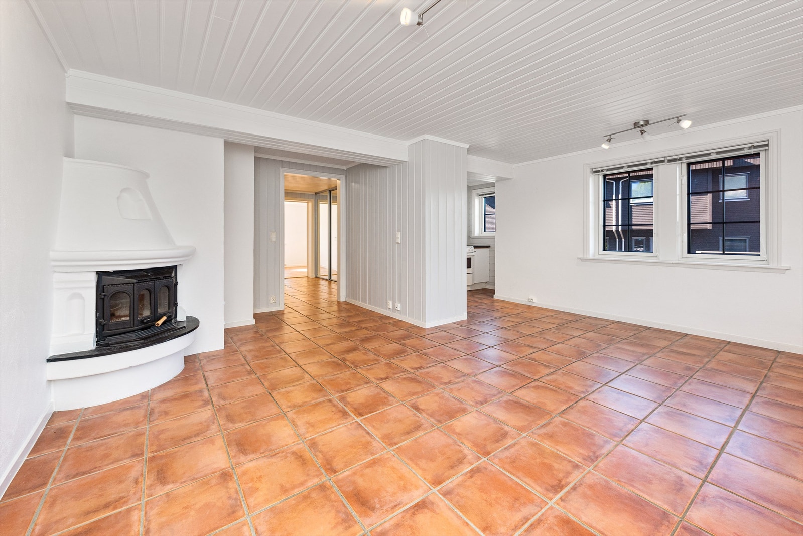 Utleiedel u.etg - stue med peis Galleribilde