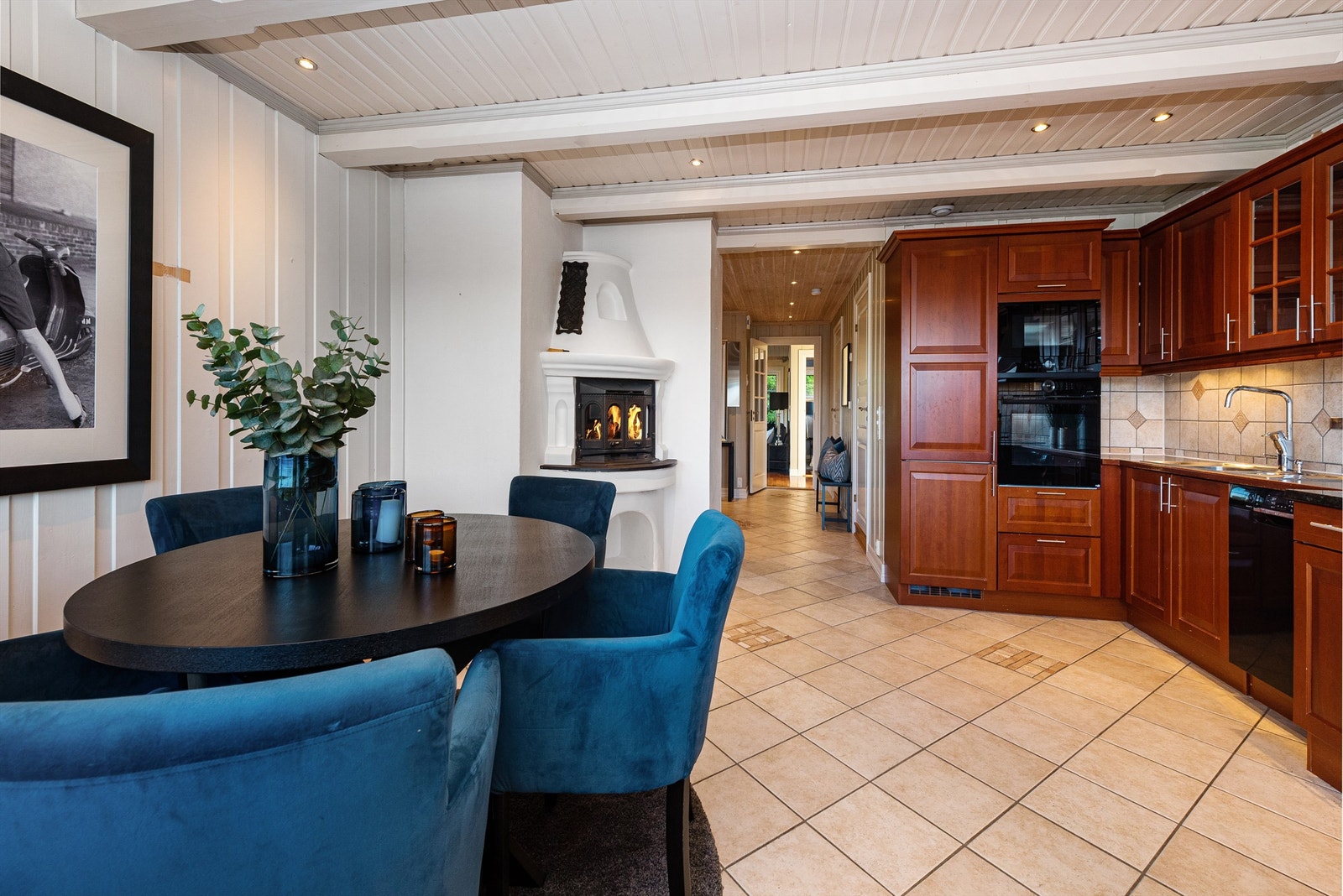 Kjøkken hvor hvitevarer medfølger Galleribilde