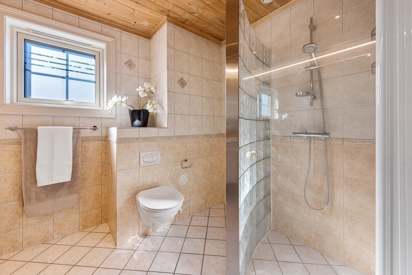 Hovedbad 1.etg Galleribilde