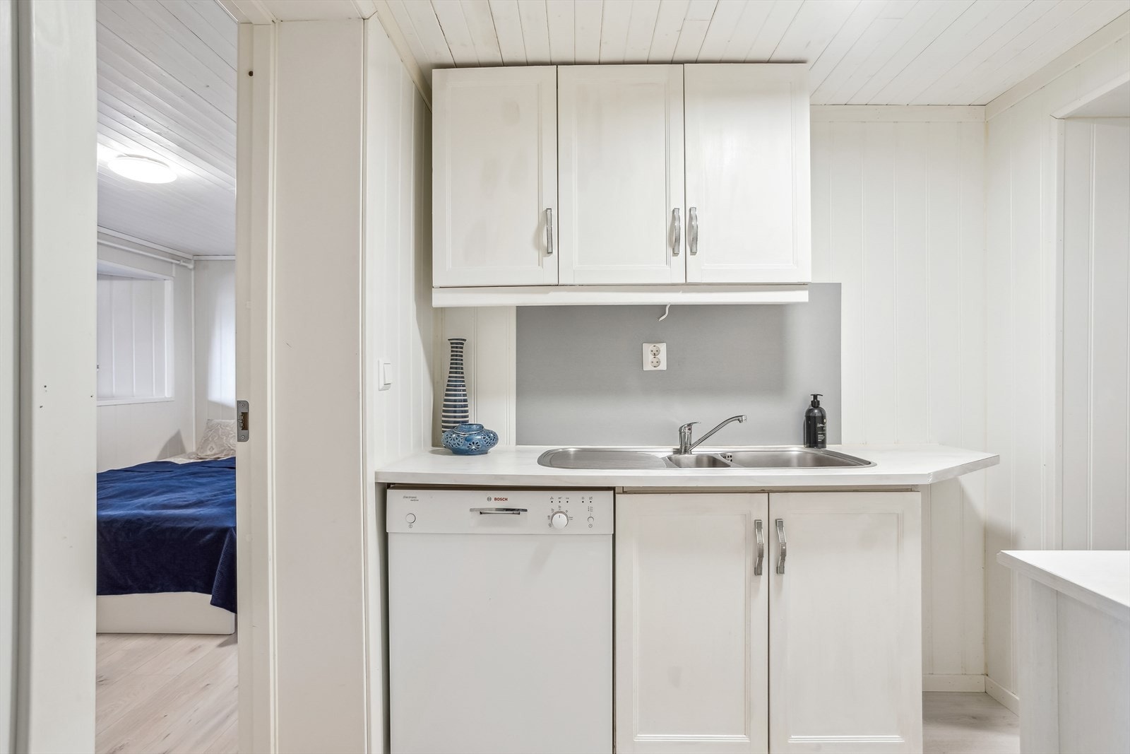 I tillegg er plass til komfyr, oppvaskmaskin og kjøleskap/frys Galleribilde