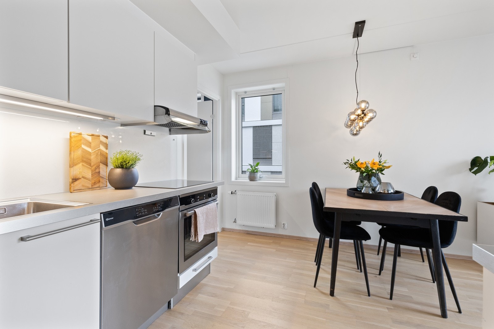 God plass til koselig spisebord. Galleribilde