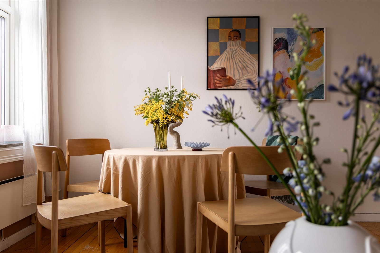 Det er god plass til å invitere venner og familie på en hyggelig middag! Galleribilde