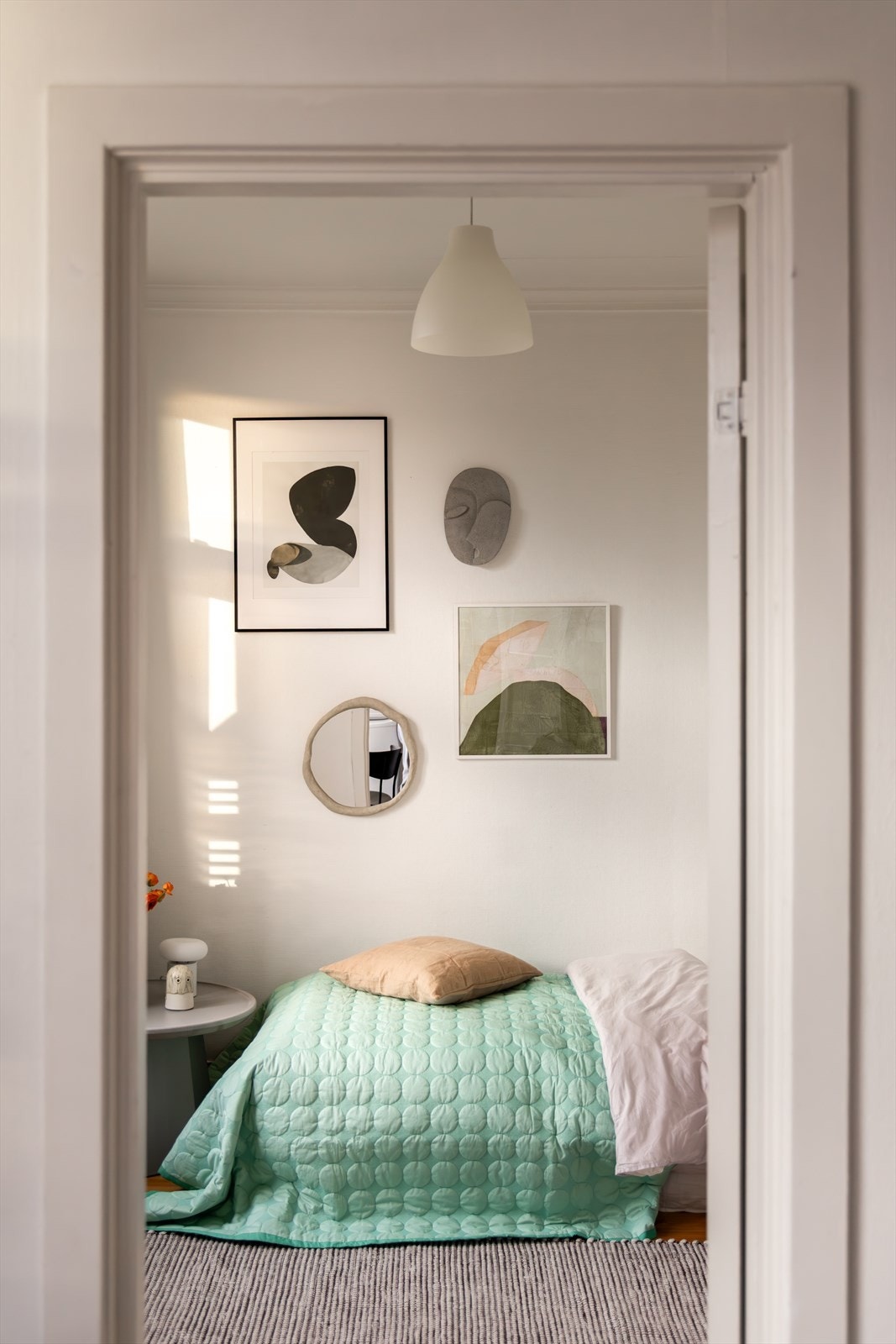 Det andre soverommet er av fin størrelse med plass til seng og garderobeskap Galleribilde