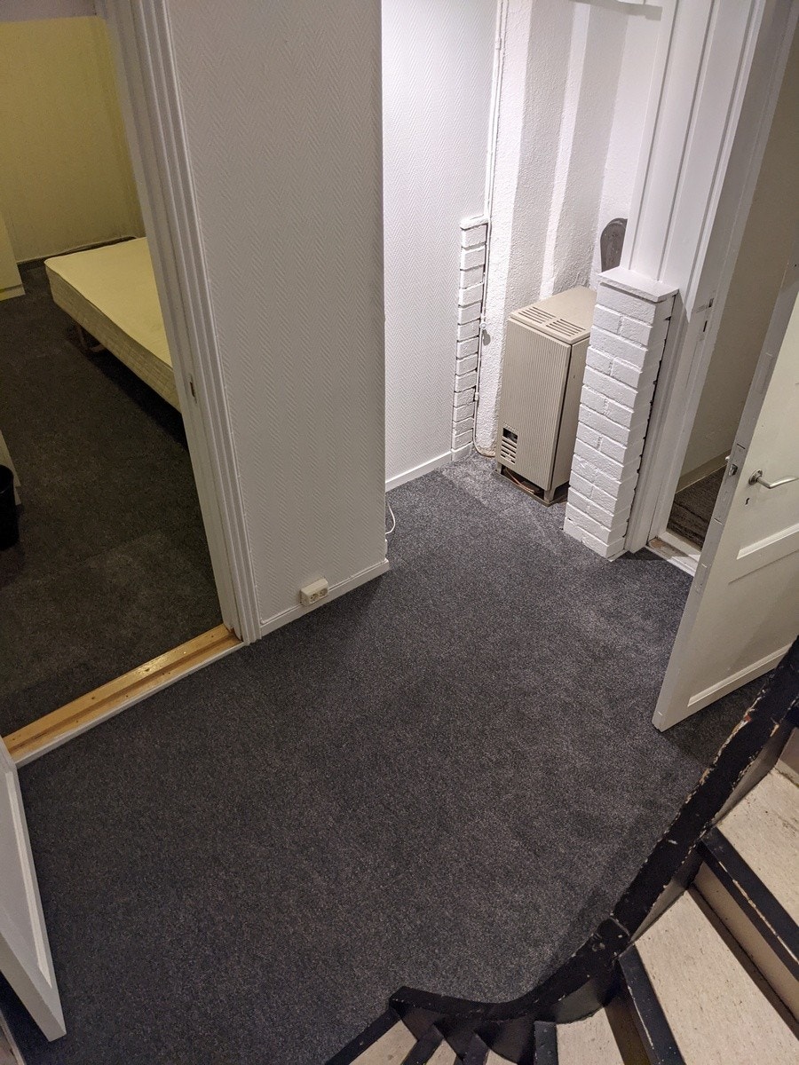 Felles kjellergang. Galleribilde