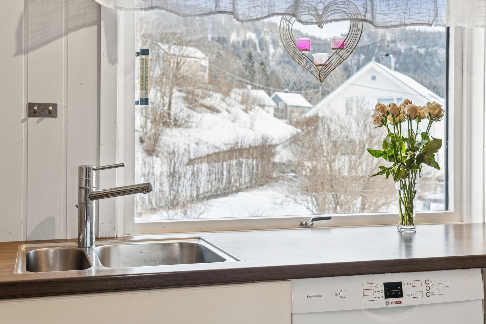 Utsikten fra kjøkkenet Galleribilde