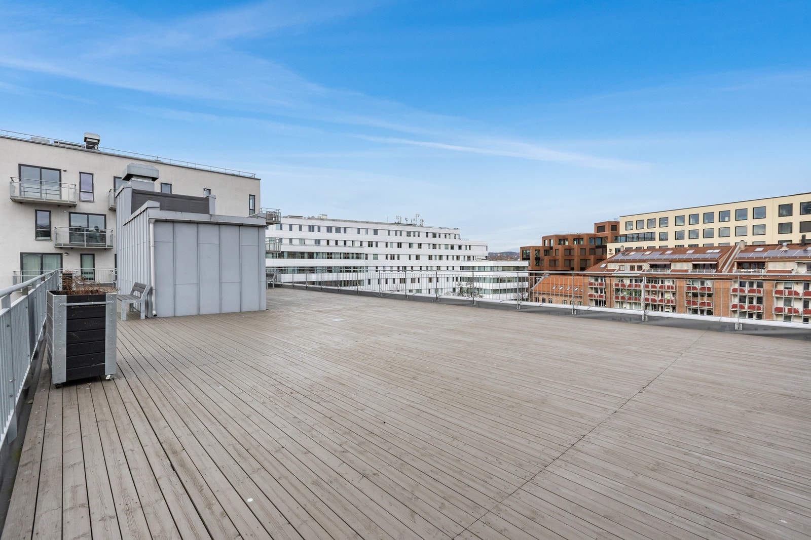 Borettslaget har felles takterrasse som kan disponeres av alle andelseierne. Galleribilde