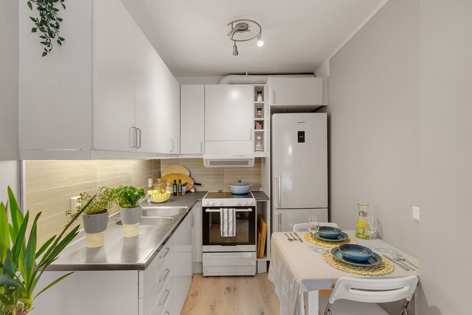 Pent kjøkken fra byggeår. Galleribilde