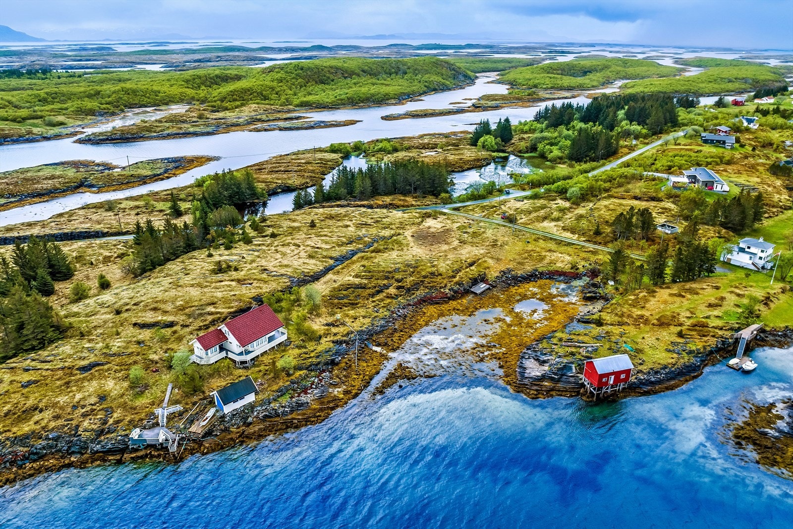 Sleneset, et tettsted på Solværøyene i Lurøy kommune. Galleribilde