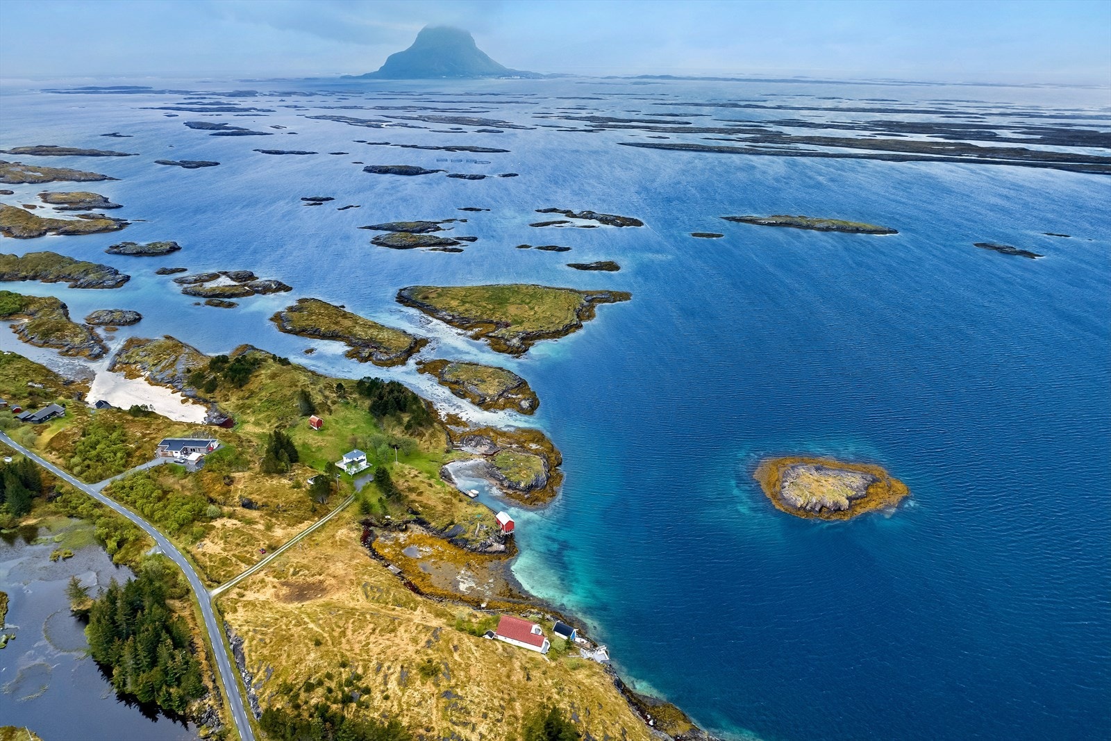 Eiendommen ligger i et veletablert og attraktivt fritidsområde på Sleneset. Galleribilde