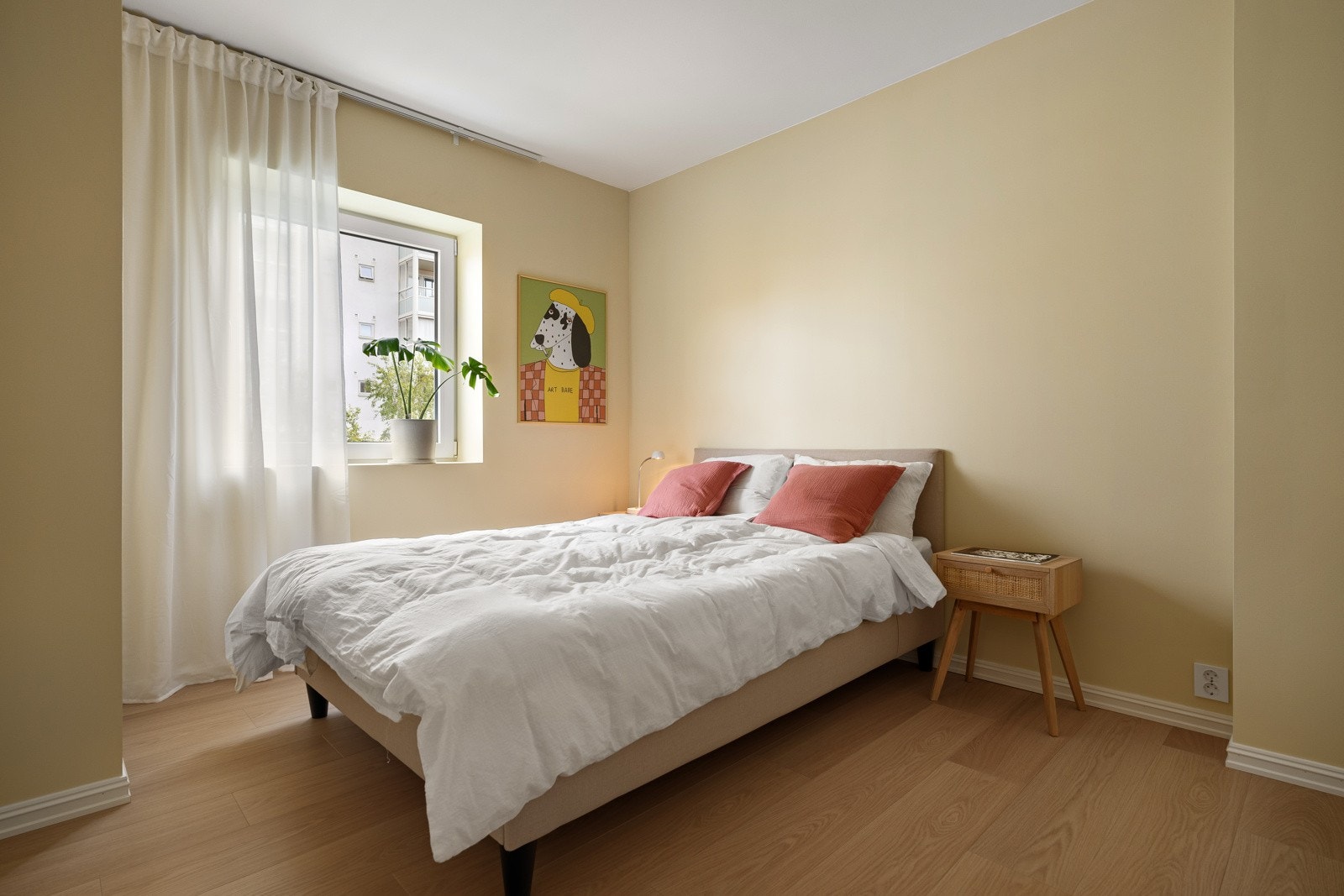 Soverommet måler 11,9 kvm og har god plass til ønsket soveromsmøblement. Galleribilde