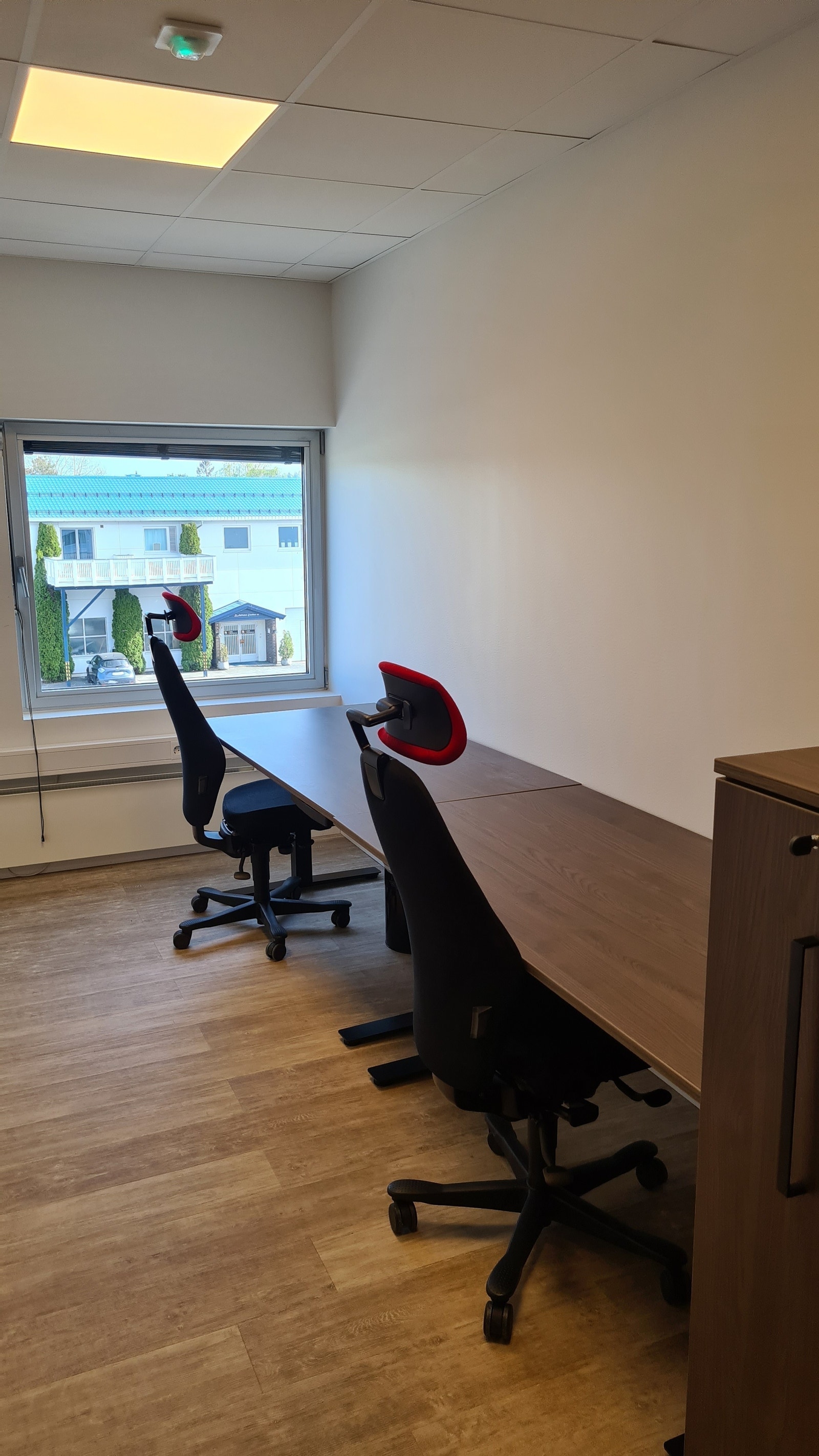 Kontor m 2 arb plasser Galleribilde