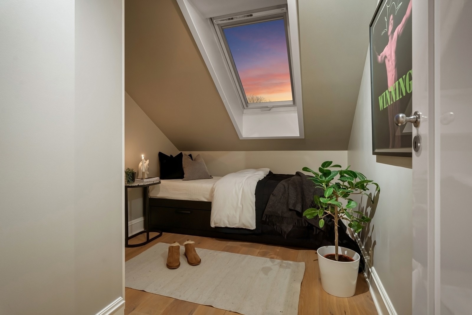 Integrerte klesskap gir et sømløst uttrykk. Galleribilde