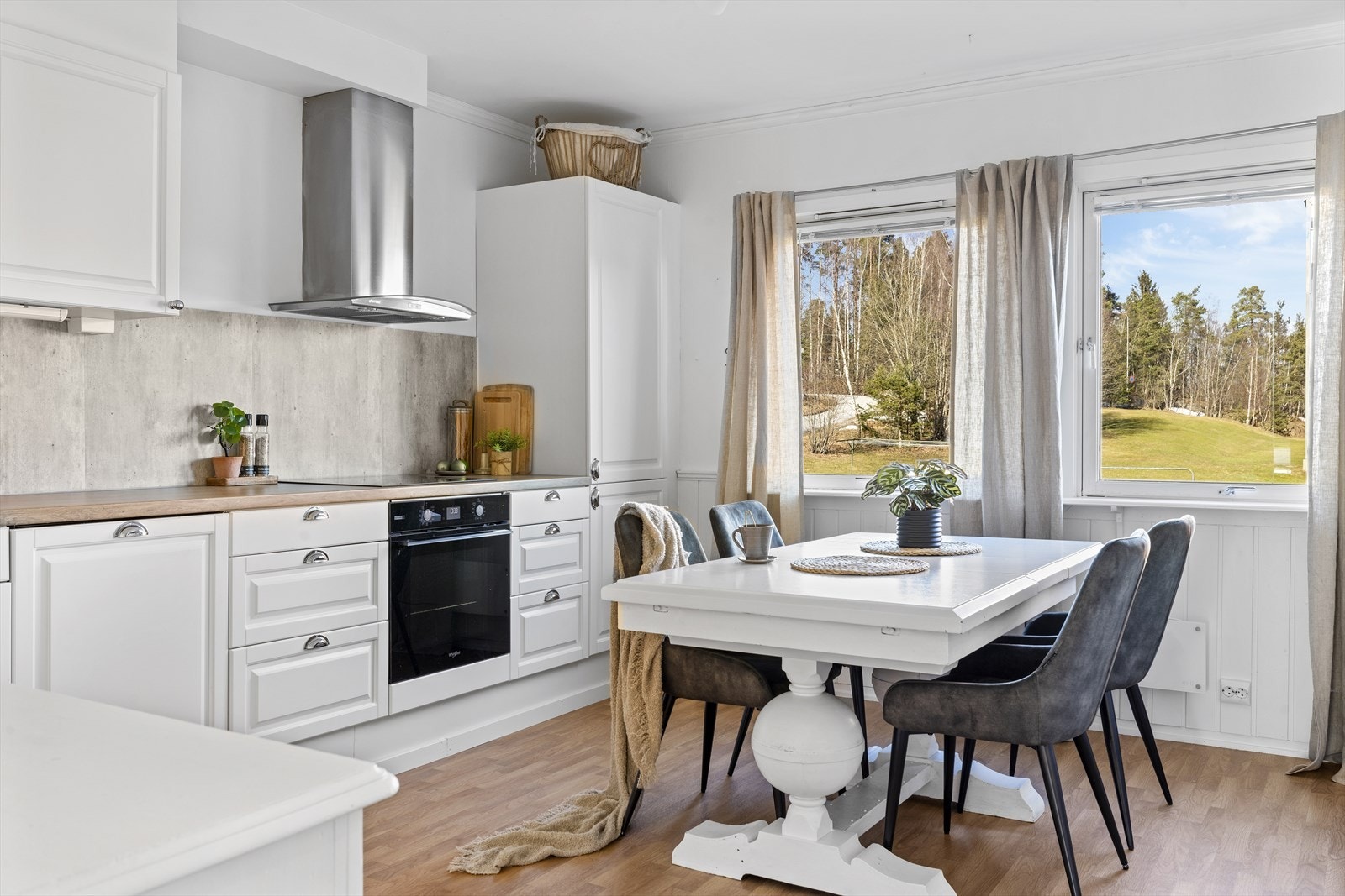 Delikat kjøkken fra Epoq som er pusset opp i 2024 Galleribilde