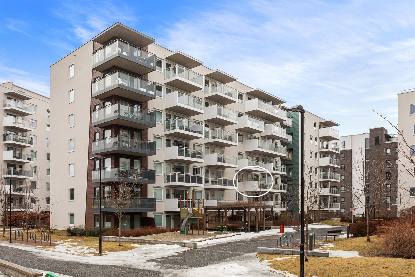 Fasade - leilighetens beliggenhet er markert Galleribilde