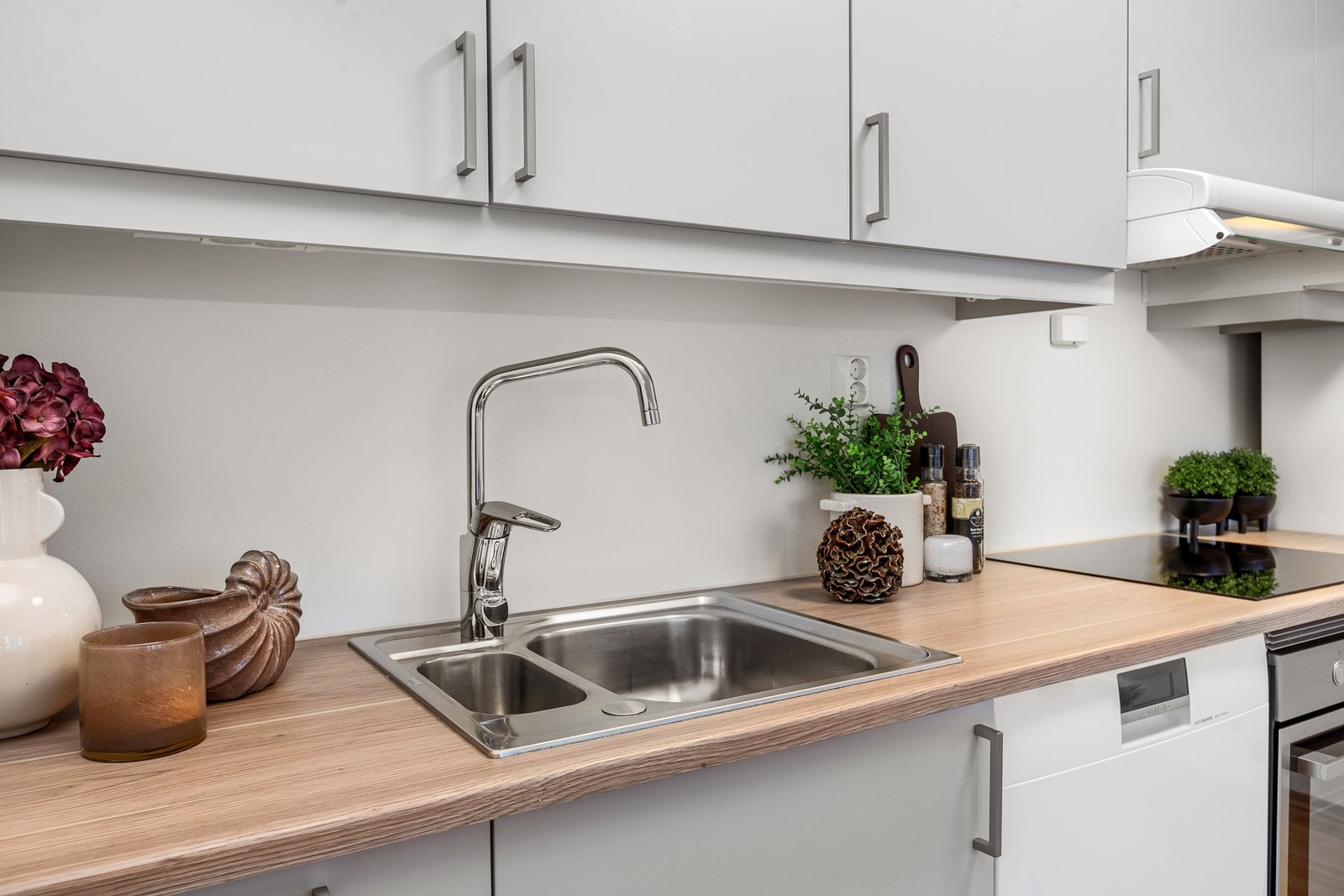 Kjøkken - hvitevarene følger med Galleribilde