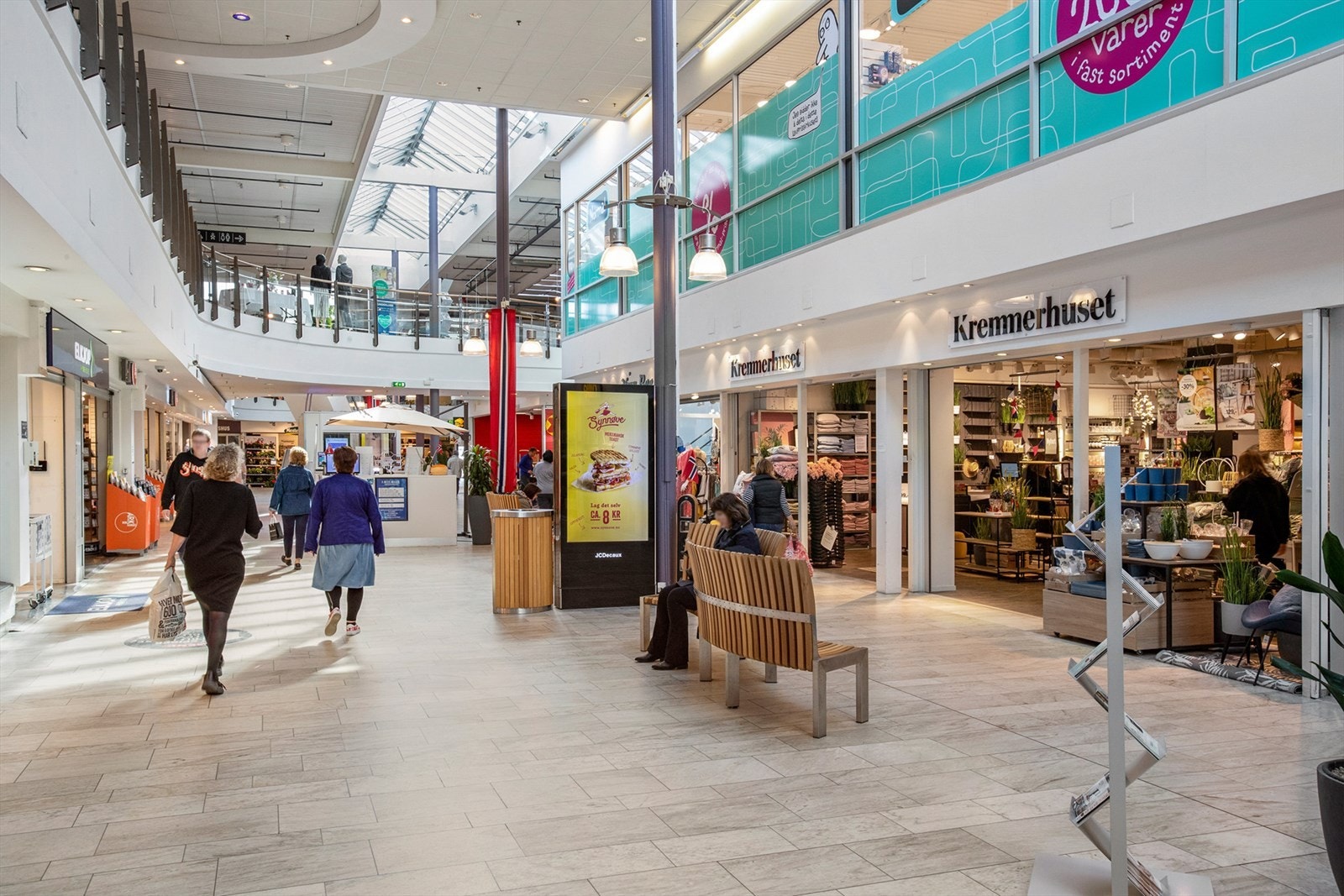 Kort vei til Manglerud senter med stort utvalg av butikker Galleribilde