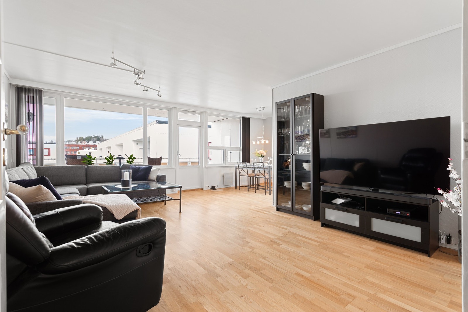 Pen og romslig 3-roms toppleilighet. Galleribilde