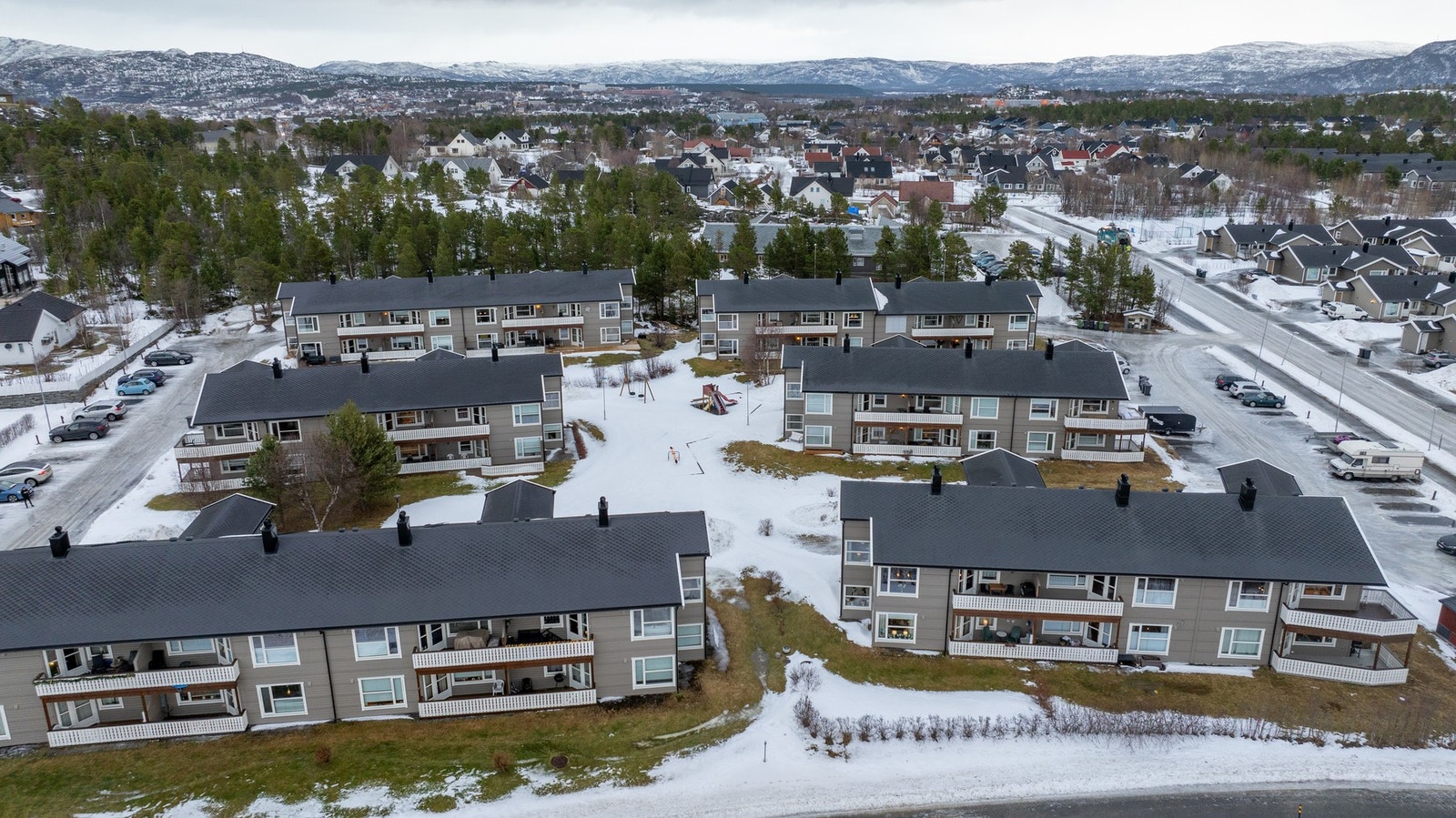 Med bussholdeplass kun 3 minutter unna og 12 minutter til Alta lufthavn, er dette et praktisk sted å bo. Galleribilde