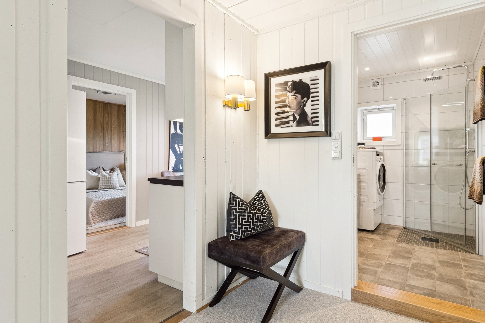 Fra entreen har du adkomst til baderom Galleribilde