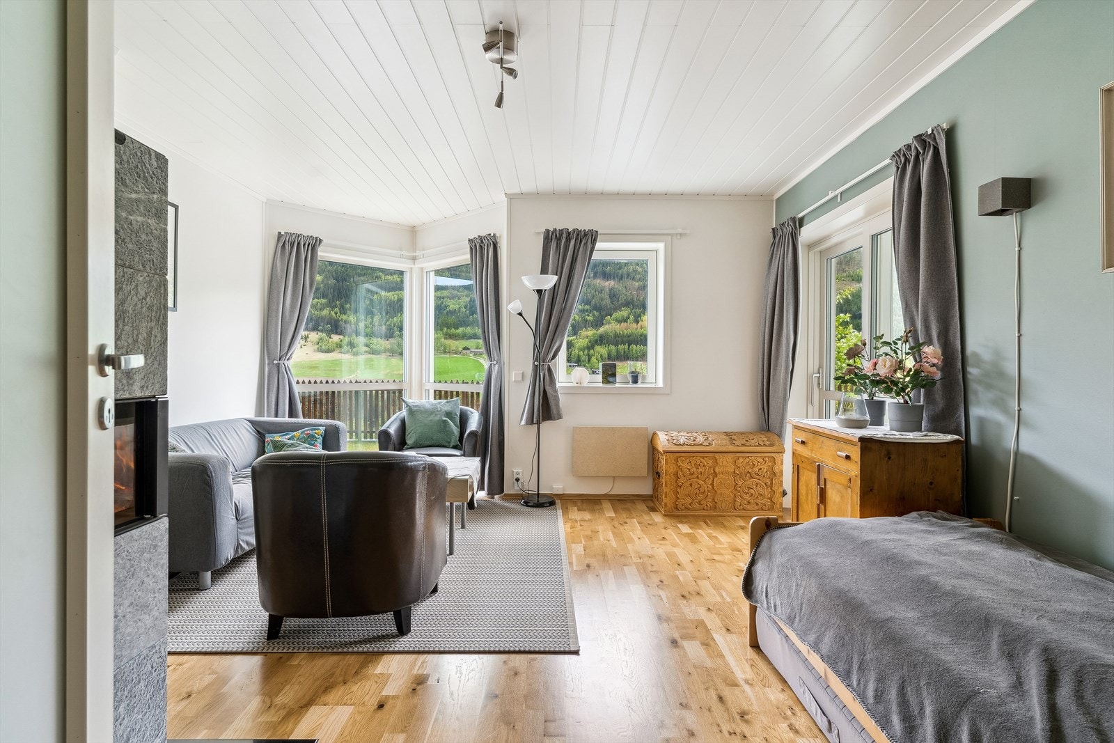 Stue i underetasjen. Galleribilde