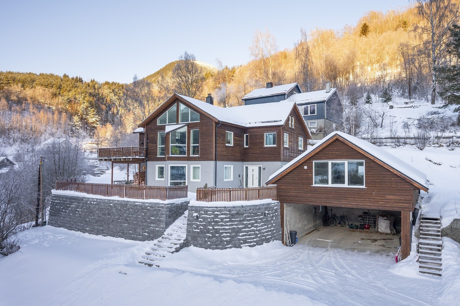 Nyseterjordet 35 er en arkitekttegnet og tiltalende enebolig i fra 2018. Galleribilde