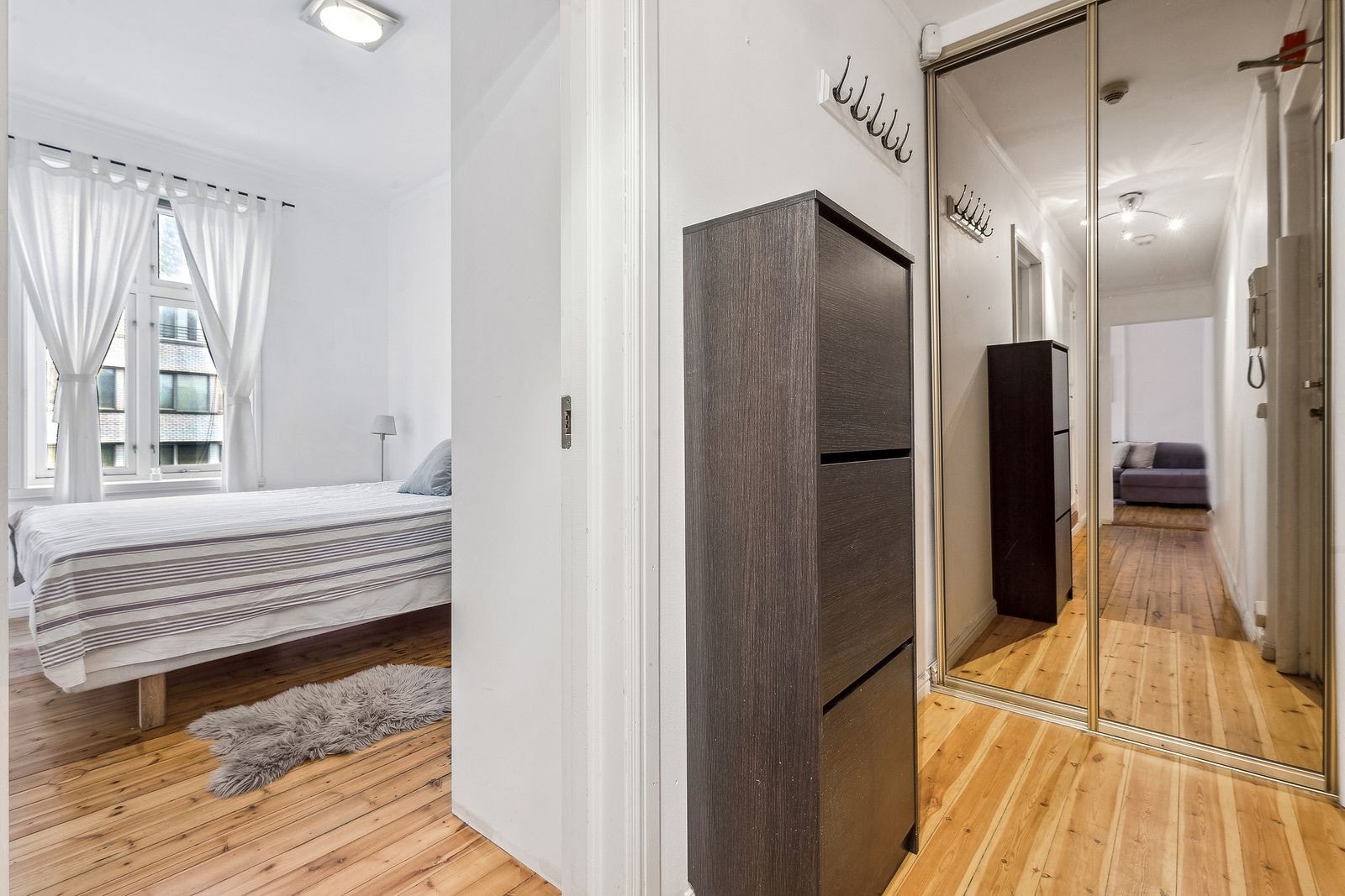 Ekstra oppbevaring i entré. Galleribilde