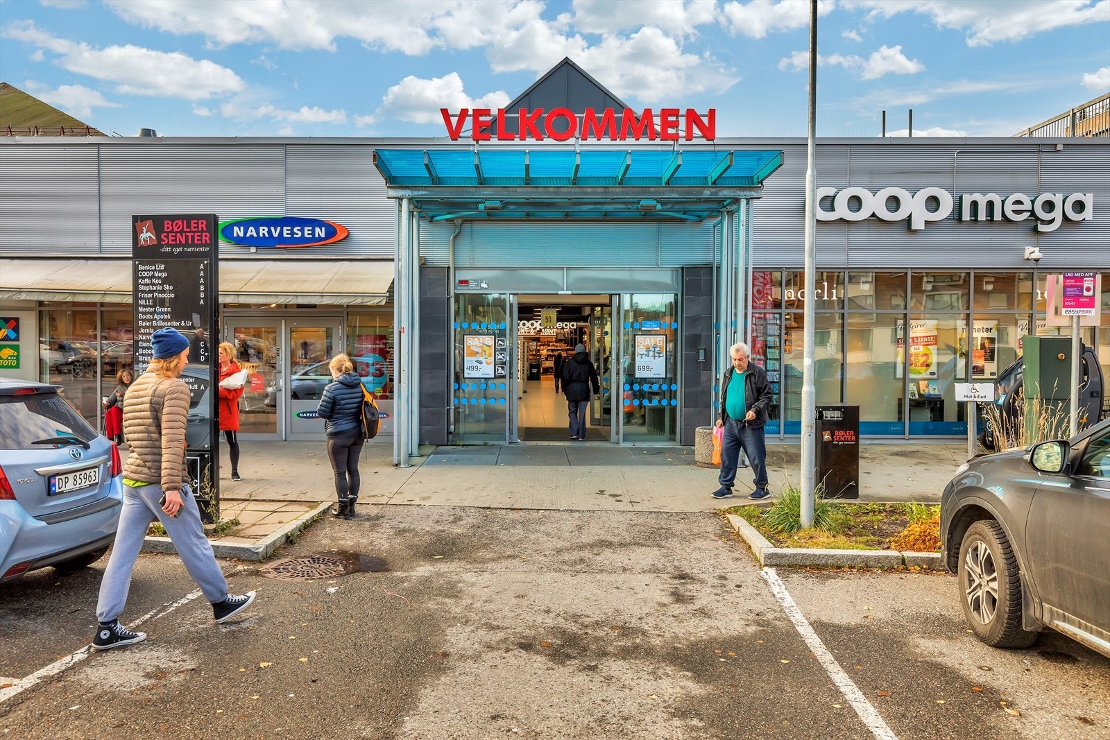 Gangavstand til Bøler senter. Her tilbyr de alt du trenger til hverdagen med dagligvarebutikker, caféer, apotek m.m Galleribilde