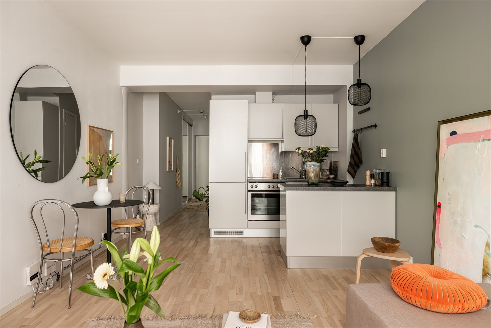 God plass til spisebord i tilknytning til kjøkkenet. Galleribilde