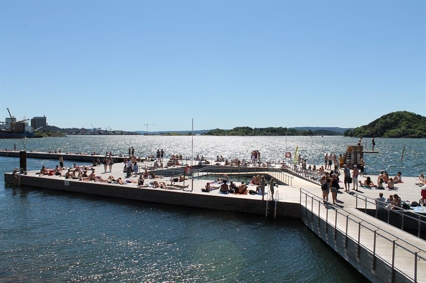 Sjøbadet ytterst på Sørenga har blitt en populær badeplass under sommerhalvåret. Galleribilde