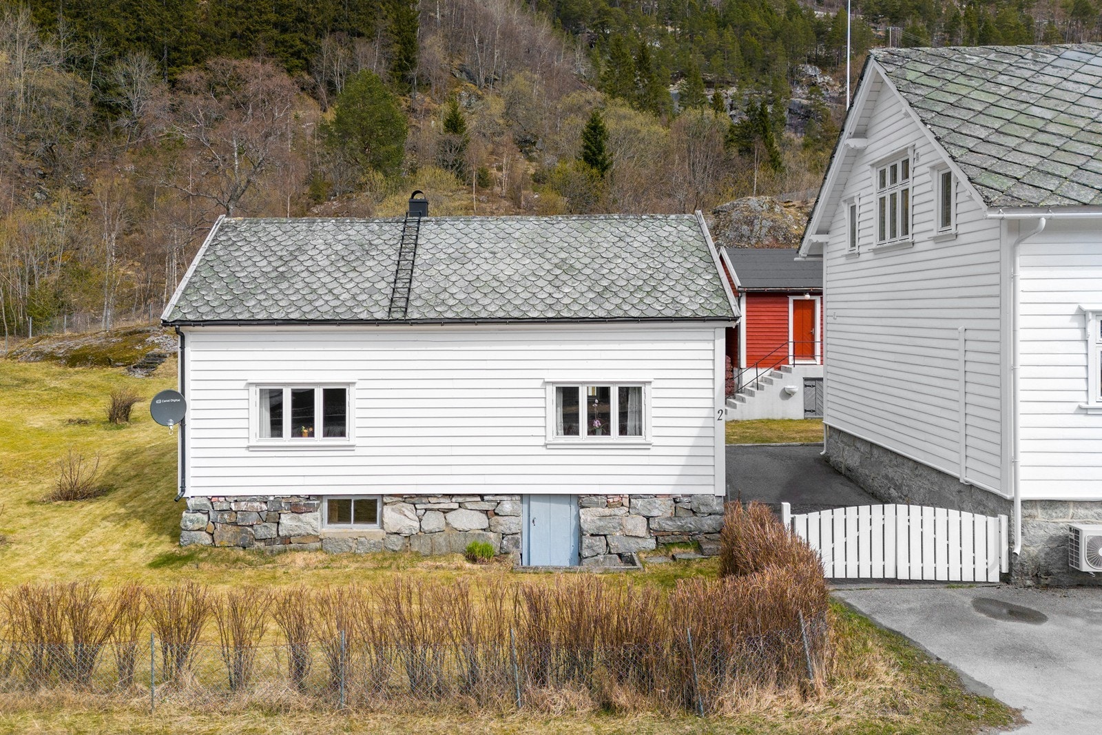 Skjeggedal 2 - "Utleieboligen" ble oppført mellom 1850 - 1870 og ble senere tilbygget i 2012 Galleribilde