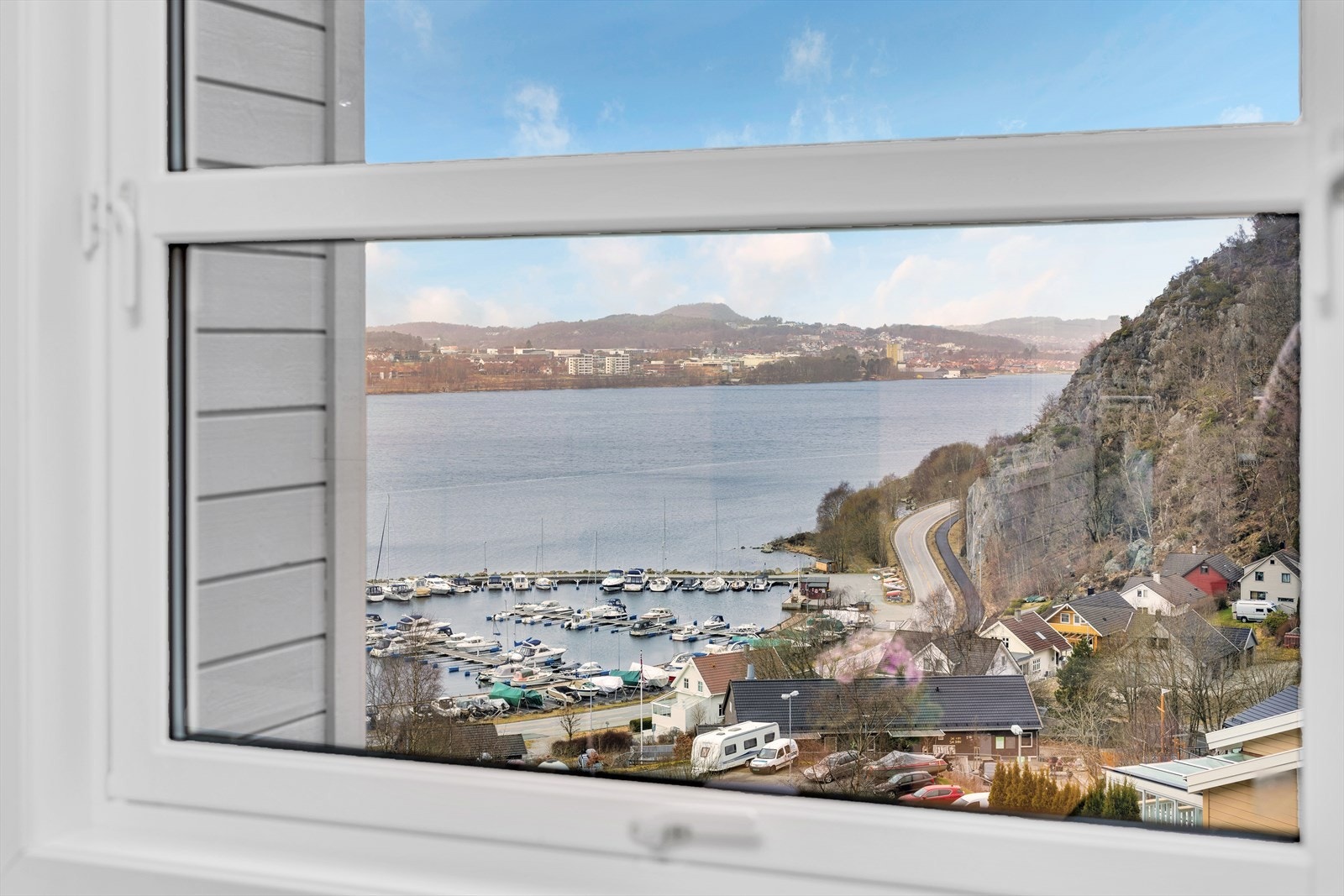 Fantastisk utsikt fra stuevinduet Galleribilde