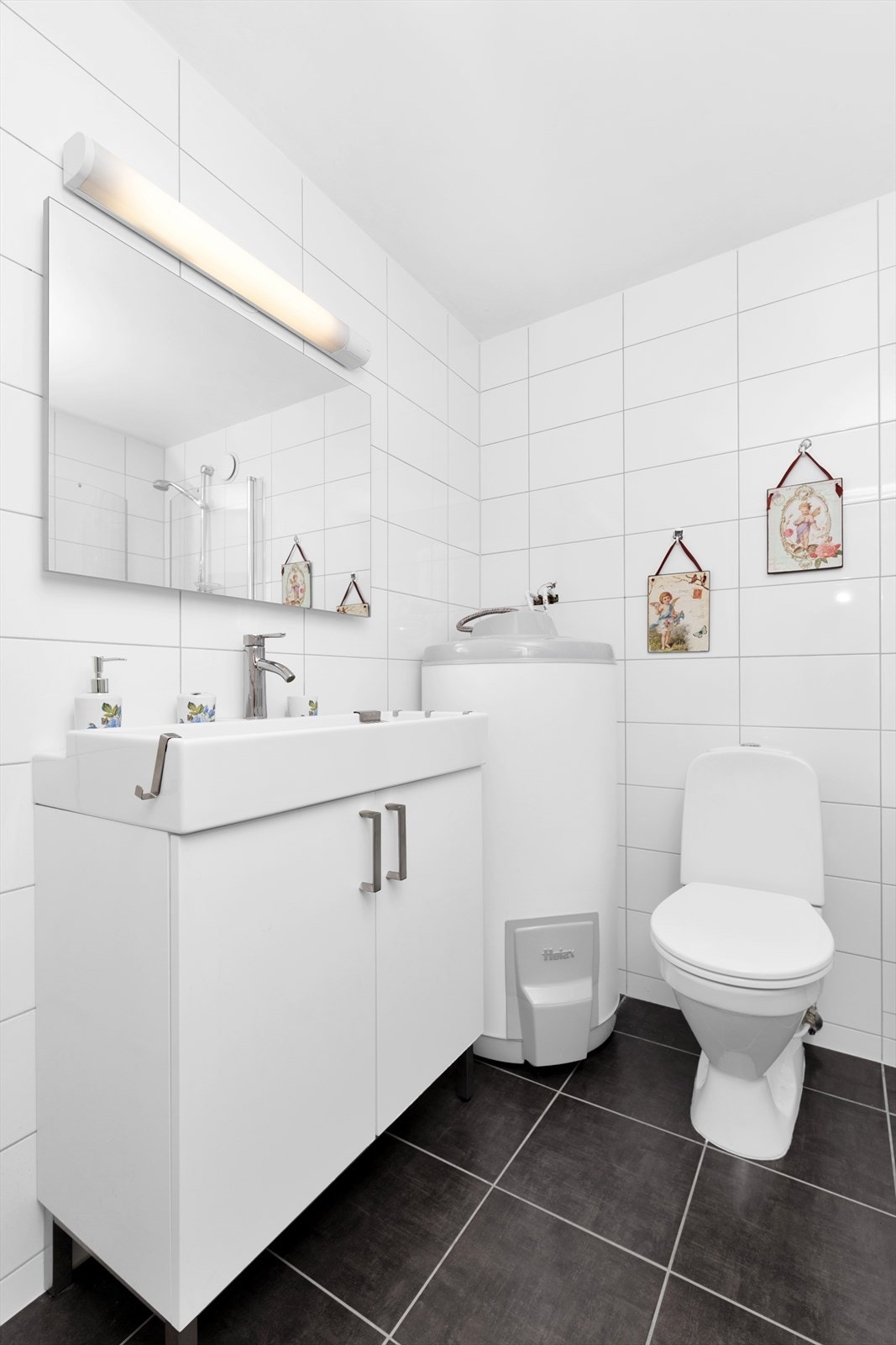 Helfliset bad med varmekabler i gulv Galleribilde