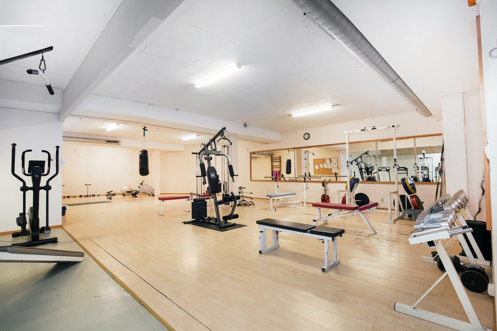 Trimrom og squash hall til beboernes disposisjon Galleribilde