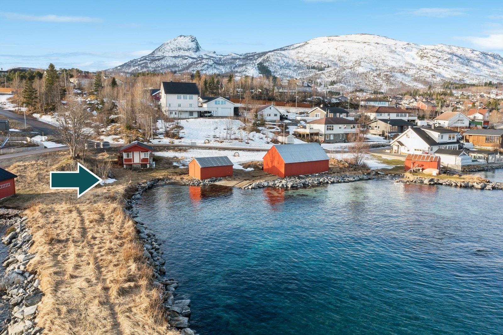 Tomta er byggeklar og regulert til boligbebyggelse. Galleribilde